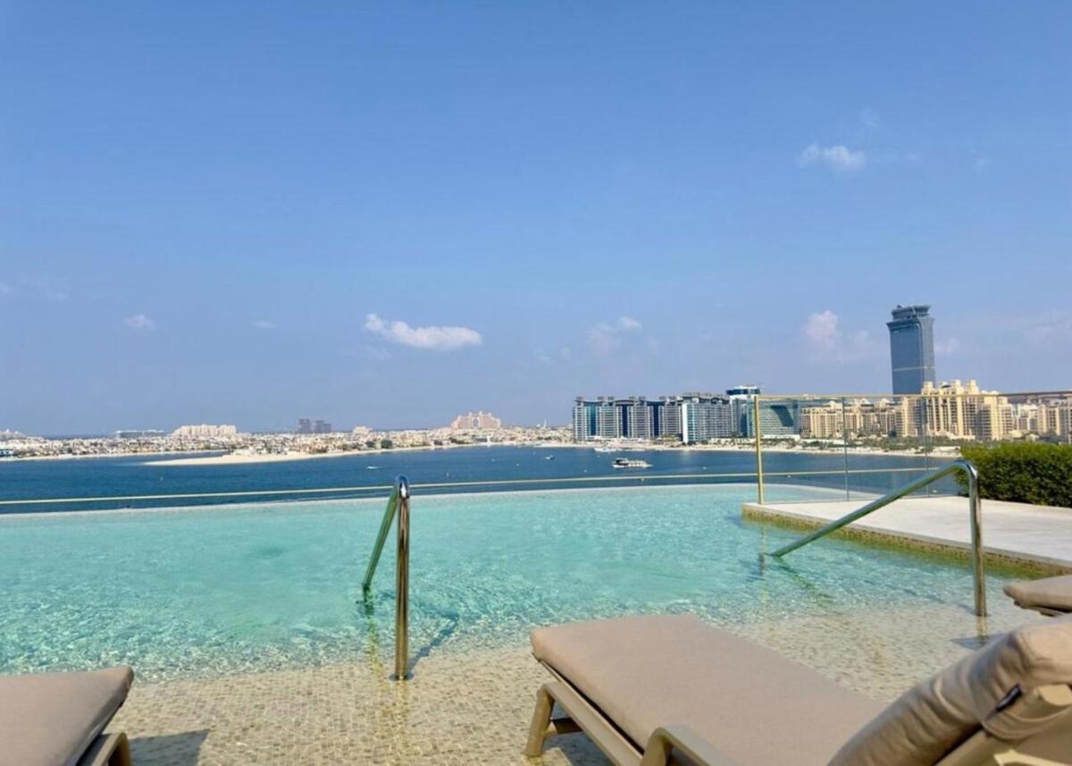 Emaar Beachfront 1 Bedroom In Grand Bleu With Private And Palm Views
