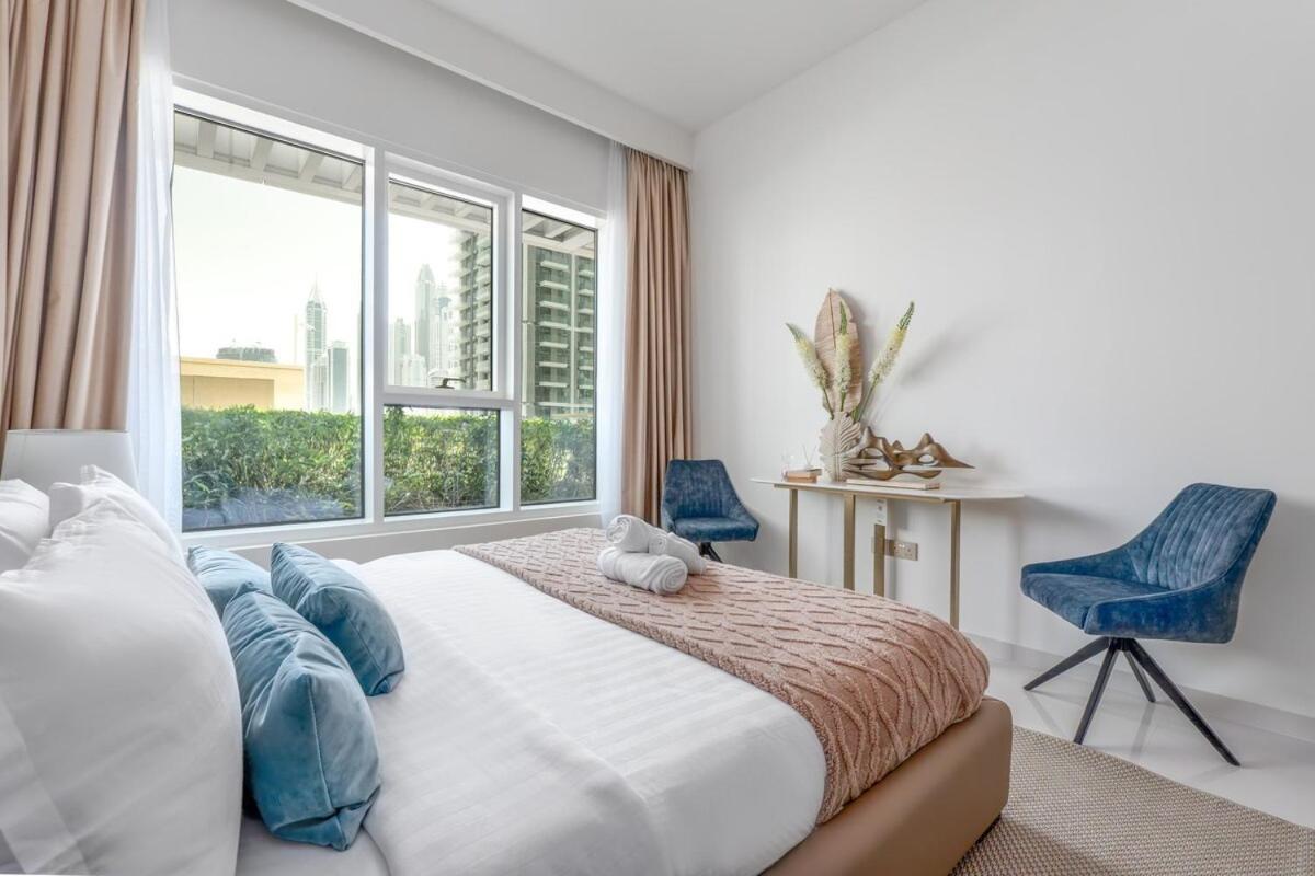 Emaar Beachfront 1 Bedroom In Grand Bleu With Private And Palm Views Dubai