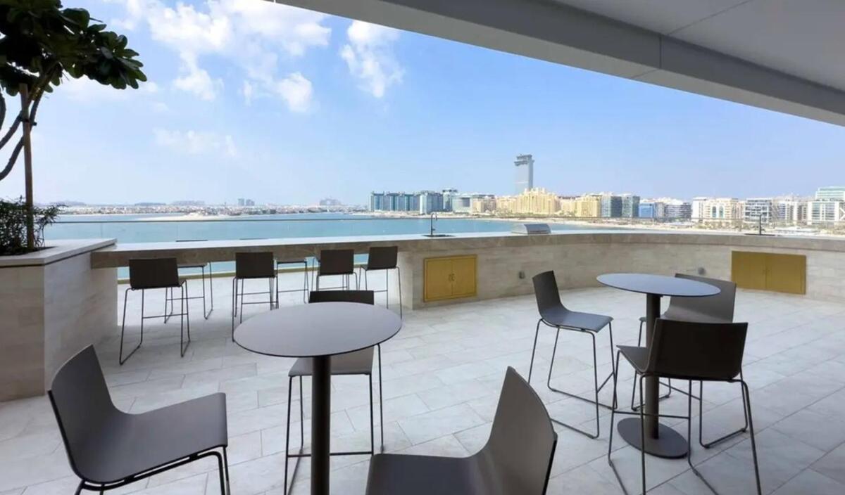 Emaar Beachfront 1 Bedroom In Grand Bleu With Private And Palm Views Dubai