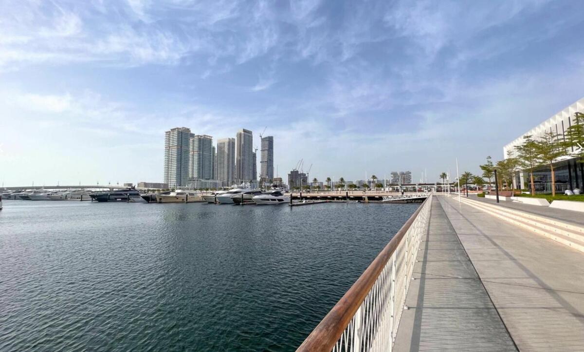 Emaar Beachfront 1 Bedroom In Grand Bleu With Private And Palm Views Apartment Dubai