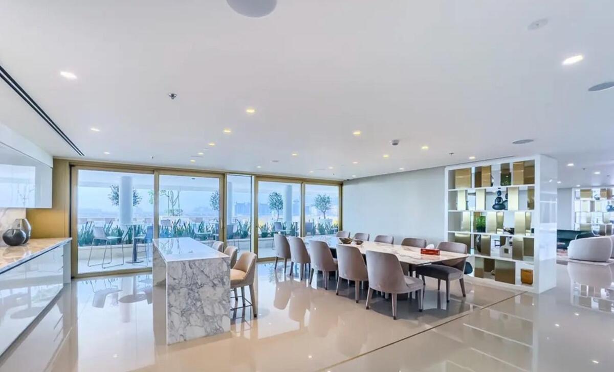 Emaar Beachfront 1 Bedroom In Grand Bleu With Private And Palm Views