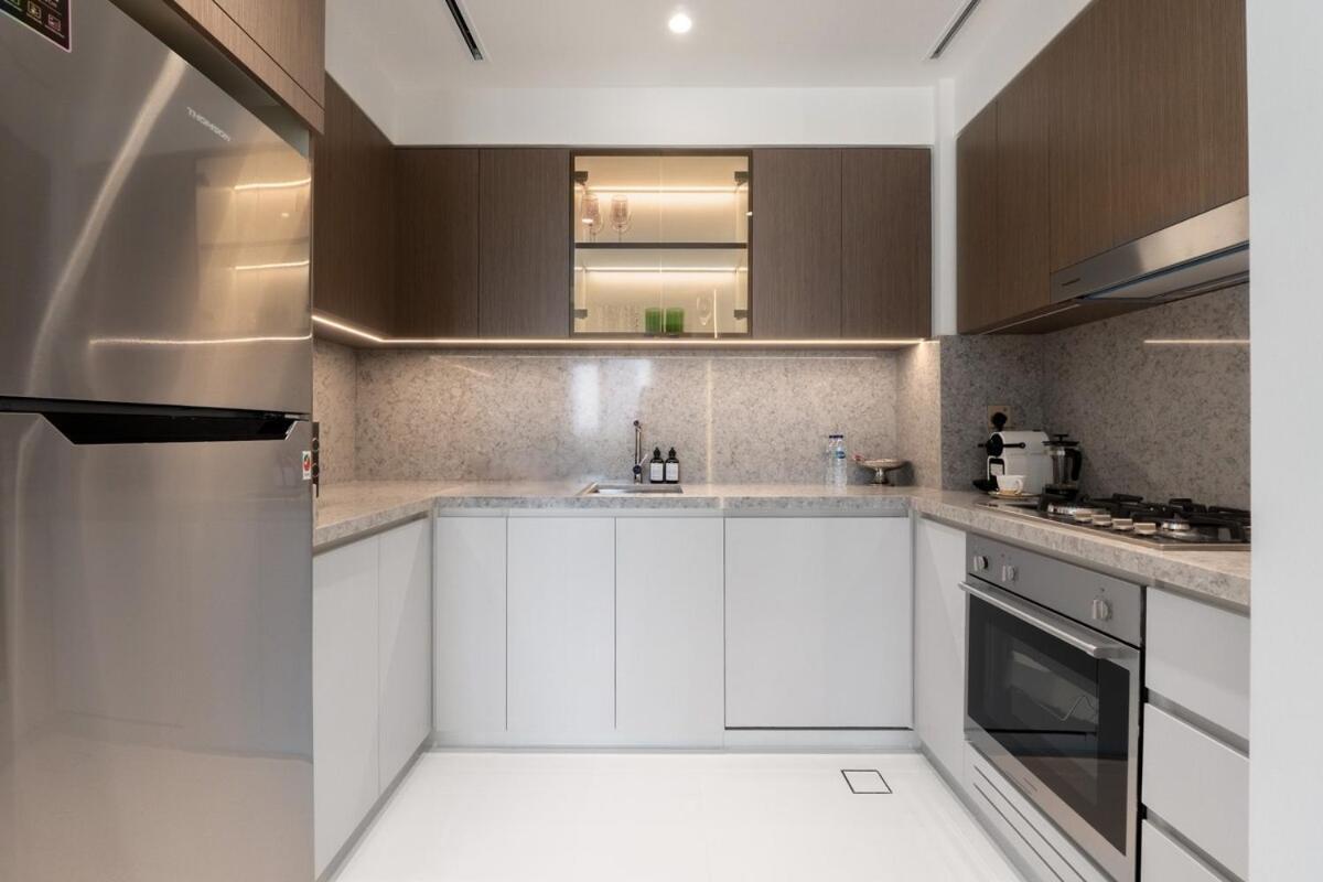 Emaar Beachfront 1 Bedroom In Grand Bleu With Private And Palm Views *